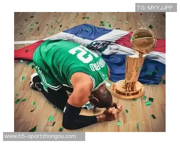 霍福德盛赞库里移动能力令联盟对手心生畏惧